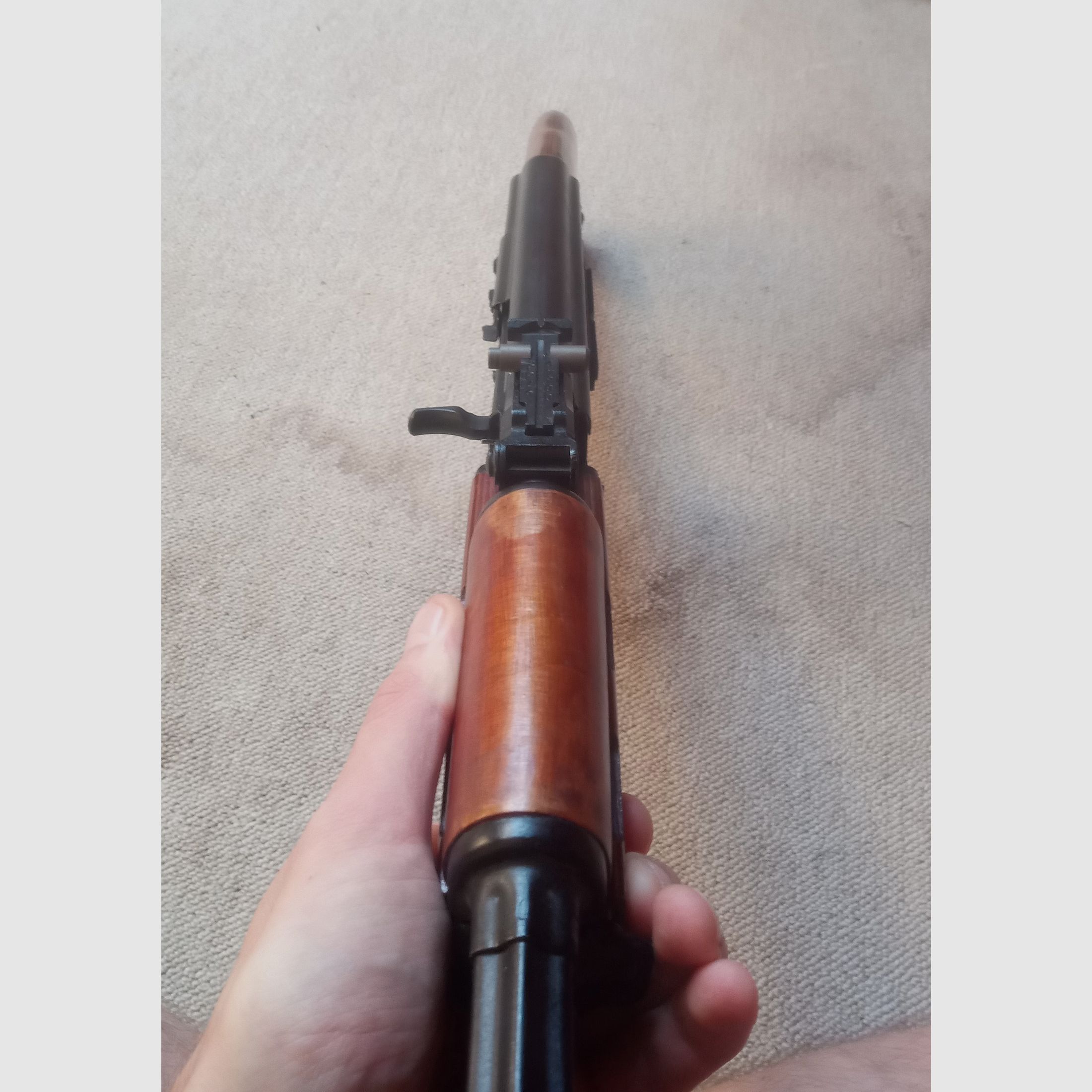 Madera de AK ruso con adaptador para rifle de CO2 Yunker en aspecto de culata fija AK74