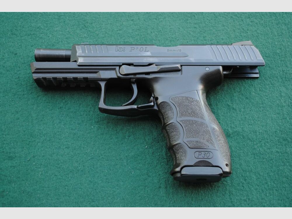 Heckler & Koch P 30L V1, police pistol, complete accessories including holster