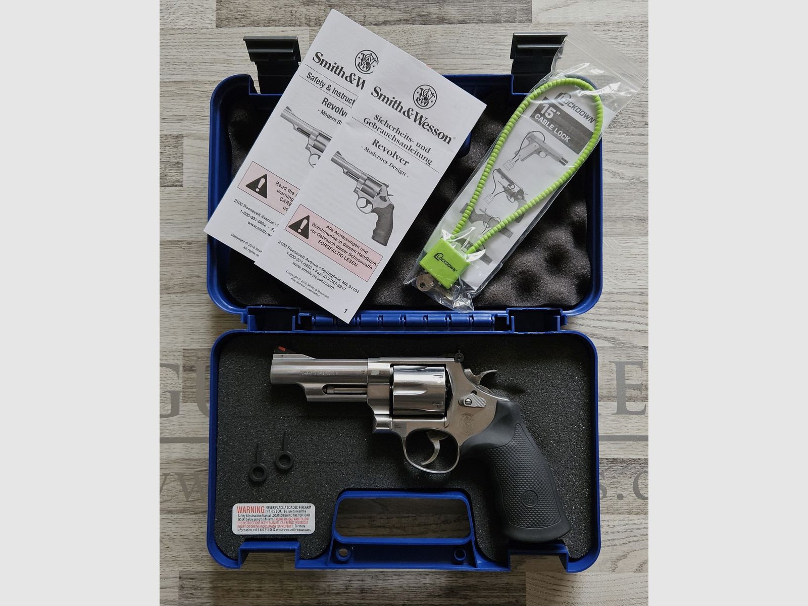 Revolver Smith&Wesson 629-6 Longueur du canon 4" Cal. .44Mag Acier inoxydable - frais de port offerts ! - Produit neuf du commerce spécialisé