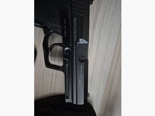 Heckler und Koch USP CO2 with accessories
