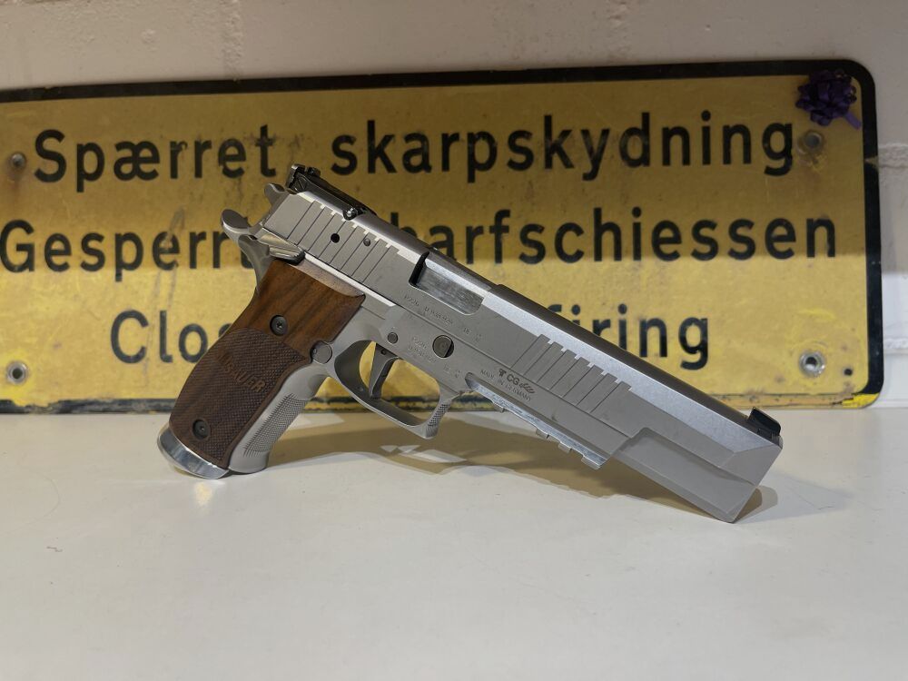 SIG Sauer P226 X-Six II Classic