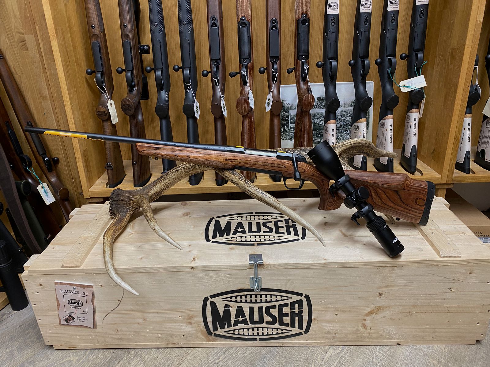 Browning X-Bolt Hunter Eclipse links, mit AKAH 2,5-10x50, ohne Schiene