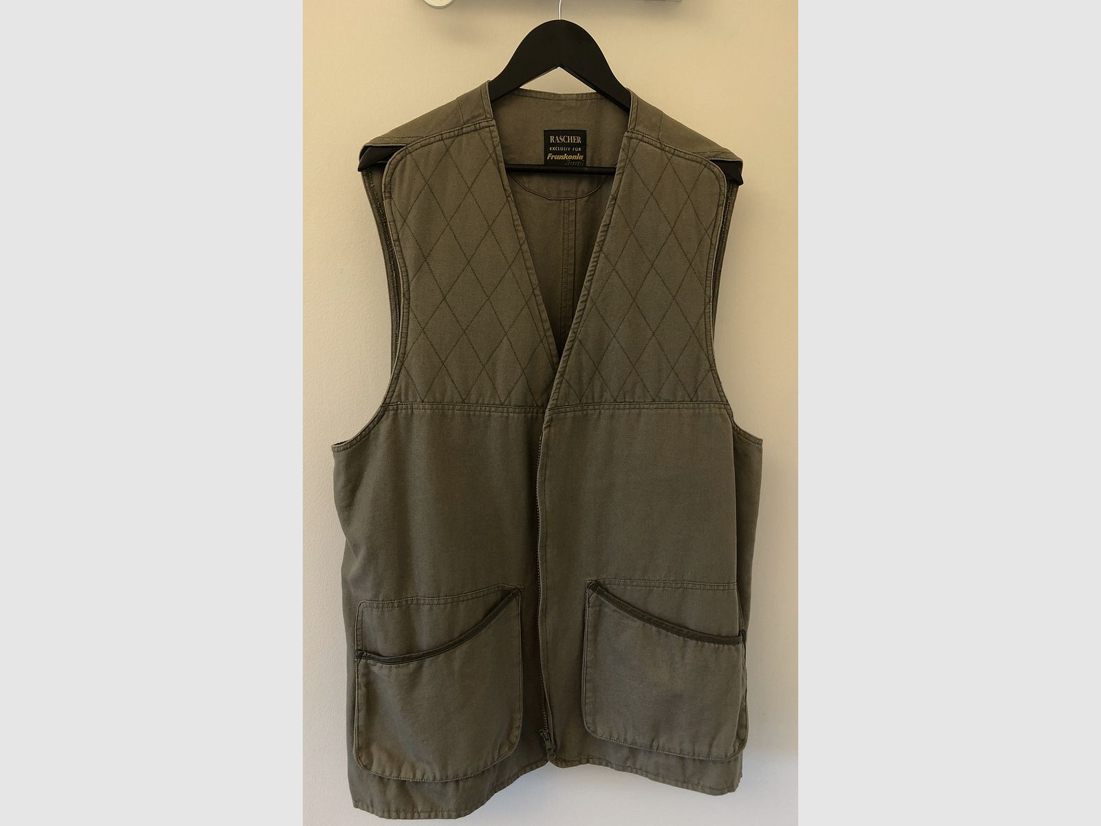 Vendo giubbotto da tiro maschile Rascher in condizioni pari al nuovo taglia 56