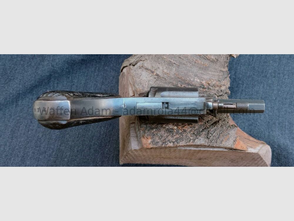 Venus Werk Hammerless - Revólver