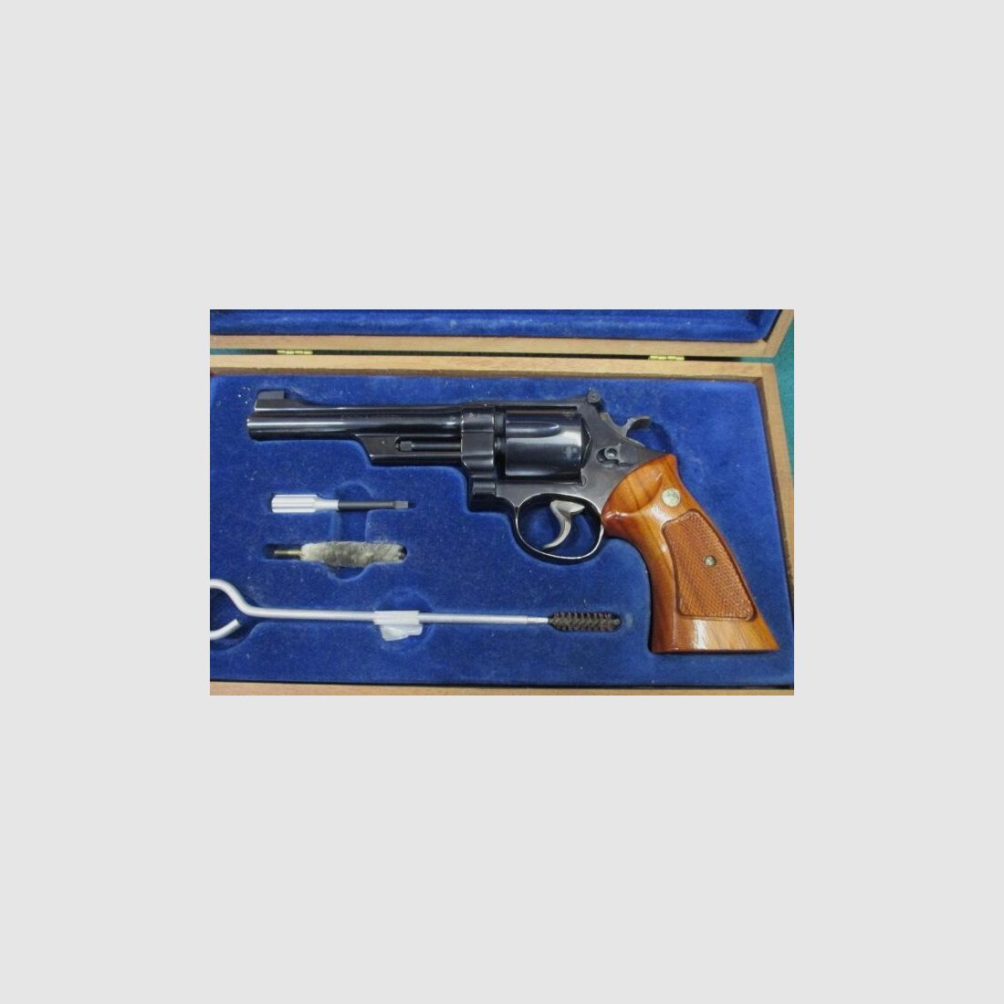 Revolver Smith & Wesson Model 27-2 in Presentation Case .357mag 27-2