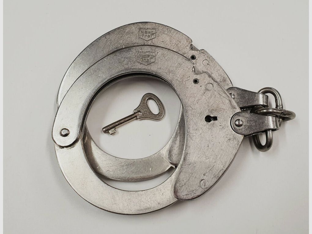 CLEJUSO Clemen & Jung e.K. Handcuff CLEJUSO No. 12 R, stainless steel handcuff, made in Germany, used