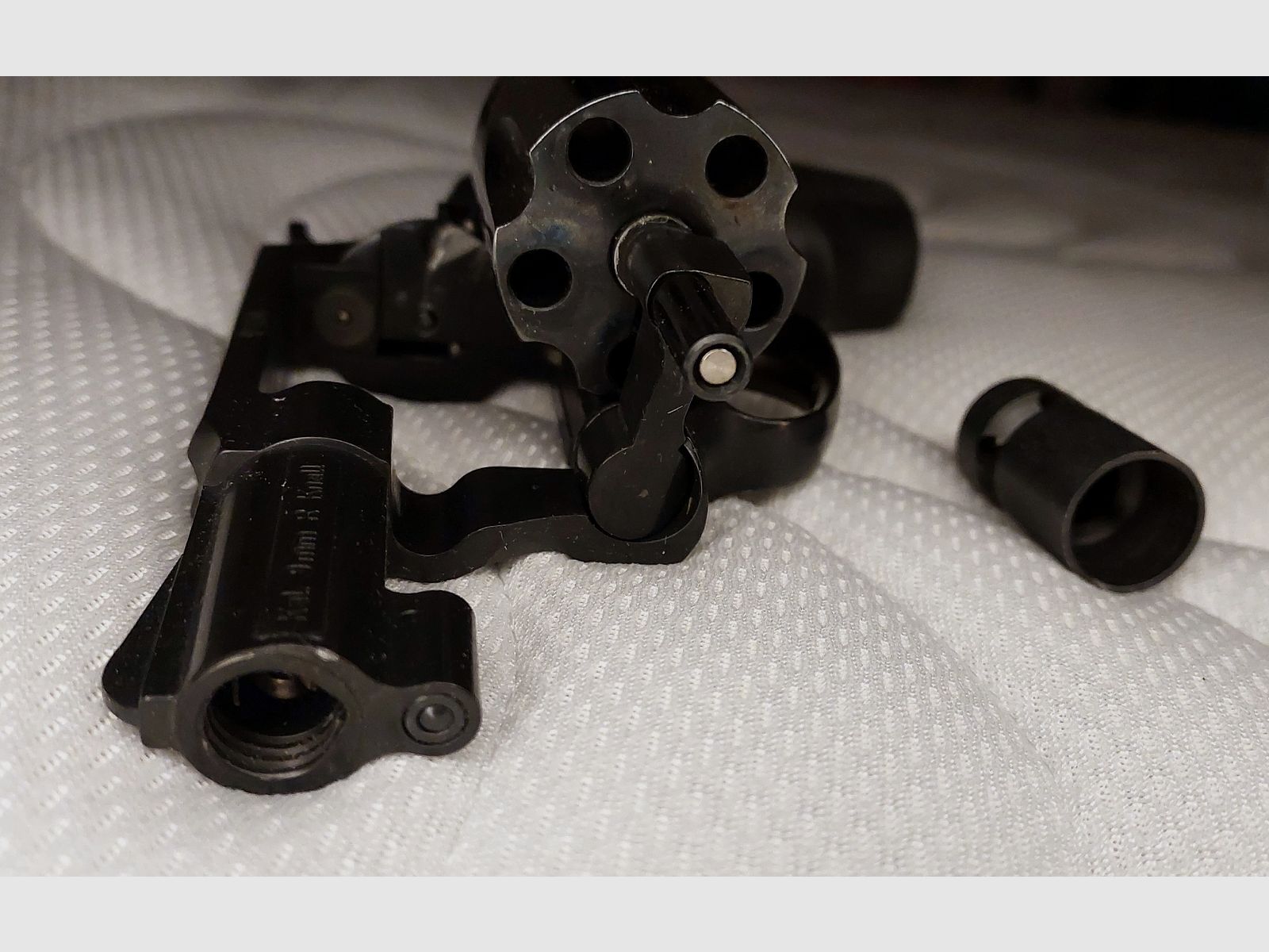 Weihrauch HW37 cal. 9mm R.K. (PTB 887) OVP in ottime condizioni (Arminius HW 37) con impugnature Hogue