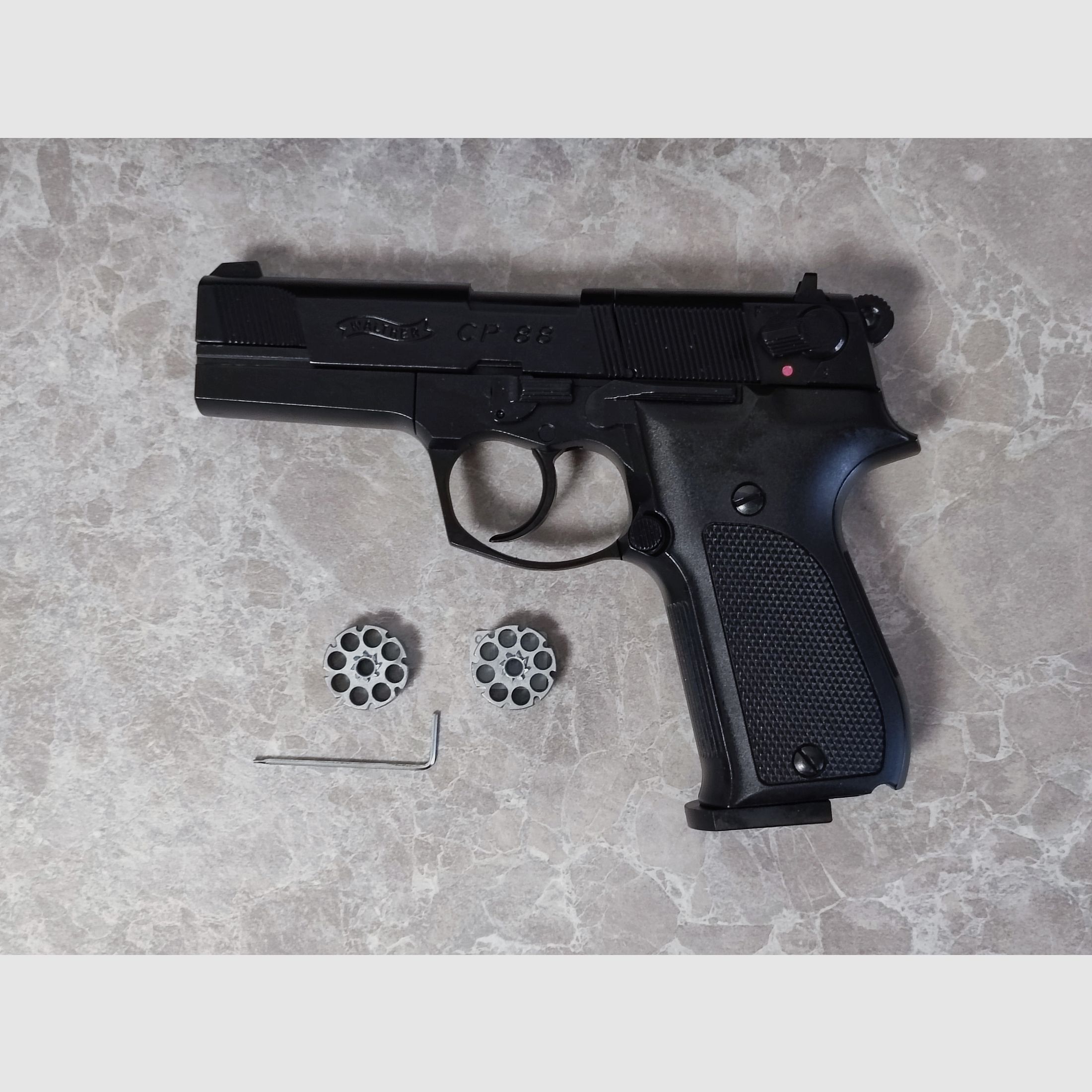 NEU Umarex Walther CP88 schwarz CAL4,5 CO2 Gas Pistole