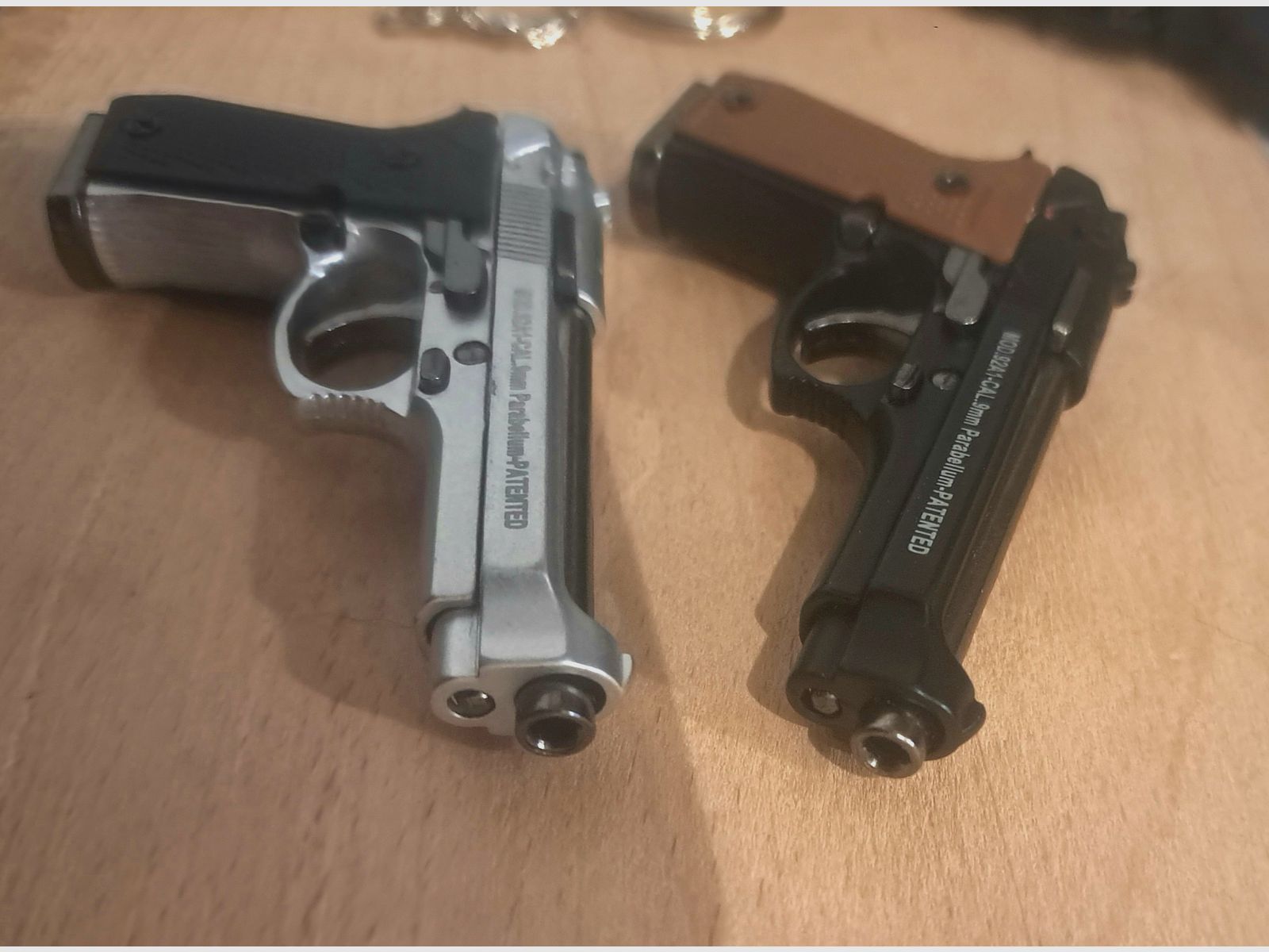 Ganzmetall-Modell Maßstab 1:3,5 - Colt Beretta Glock Smith&Wesson