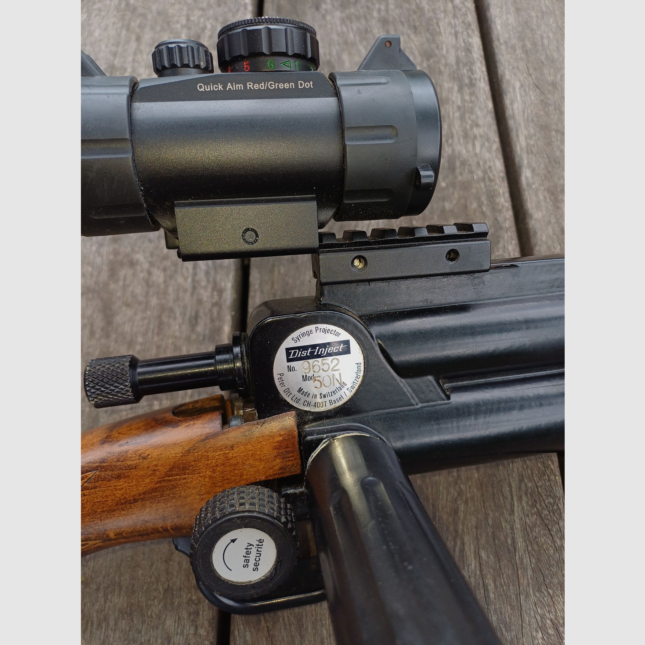 Dist-Inject 50 immobilization rifle