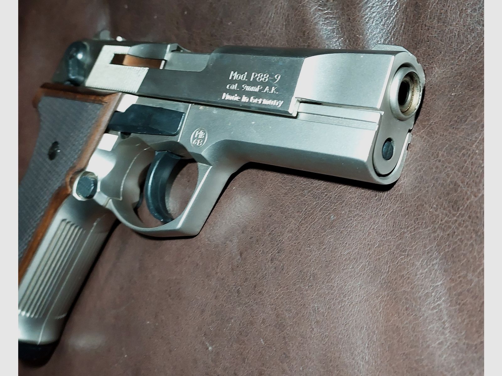 Walther P88 Schreckschuss Pistole 9mm P.A.K. Nickel Holzgriffe (PTB 613) Prachtstück!