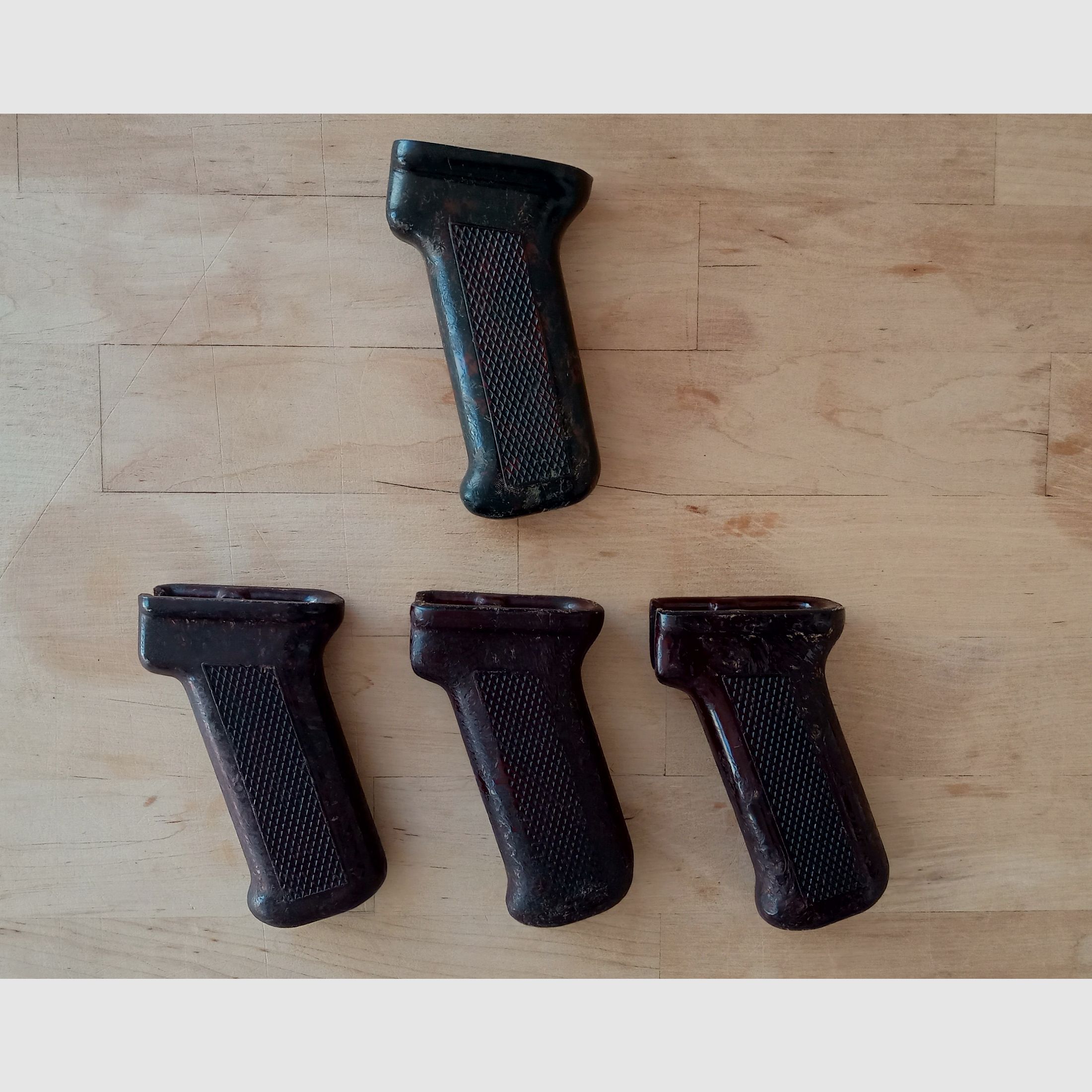 Rumänische AKM-Griffe aus Bakelit besser als der russische Griff / auch für AK74 AK-100 / Yunker / Cybergun 47