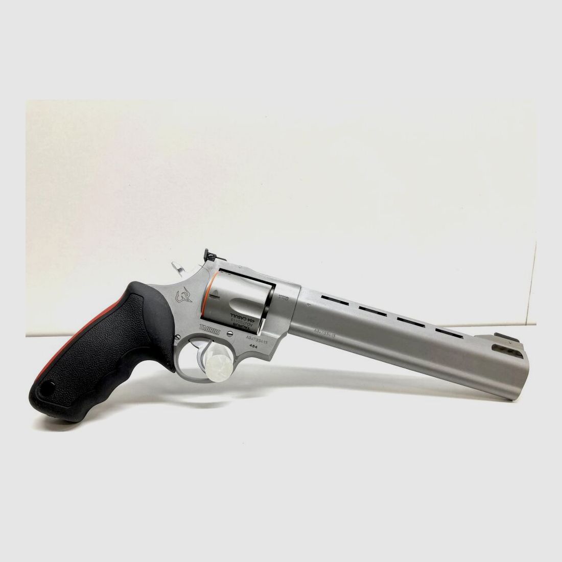 TAURUS	 Raging Bull  - Waffen Friedrichs