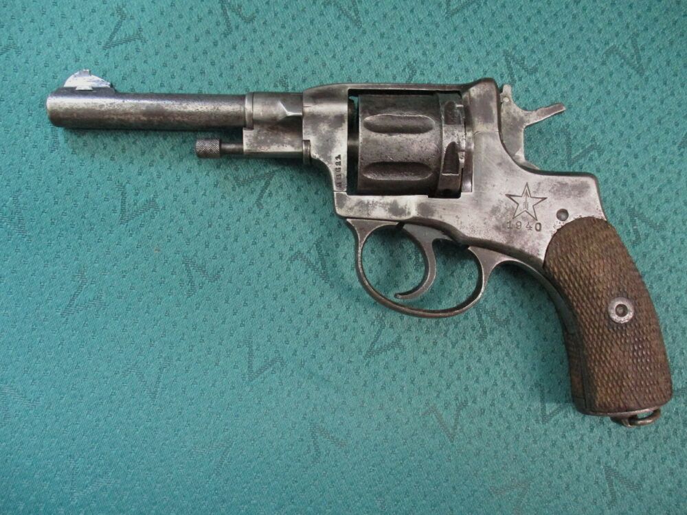 Rewolwer Nagant gazoszczelny 7,62x38R rocznik 1940