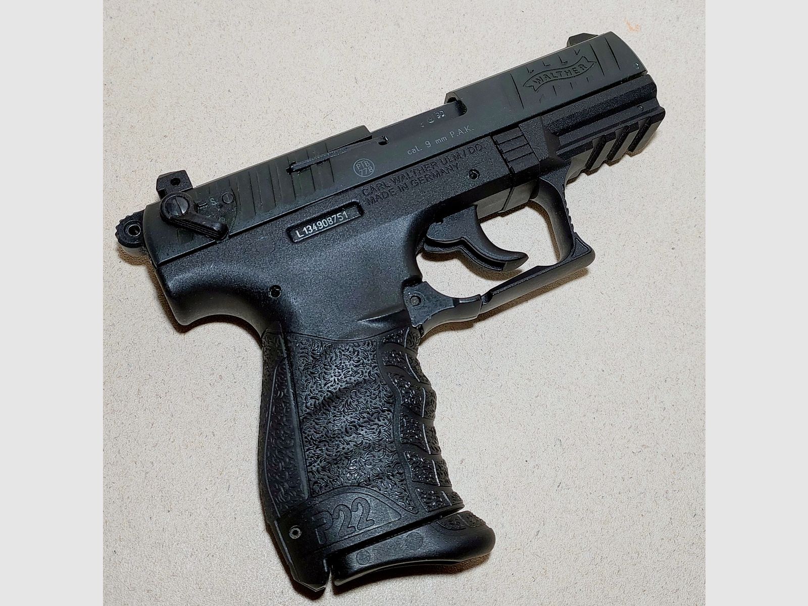 Walther P22Q blank firing pistol 9mm P.A.K. black (PTB 778)