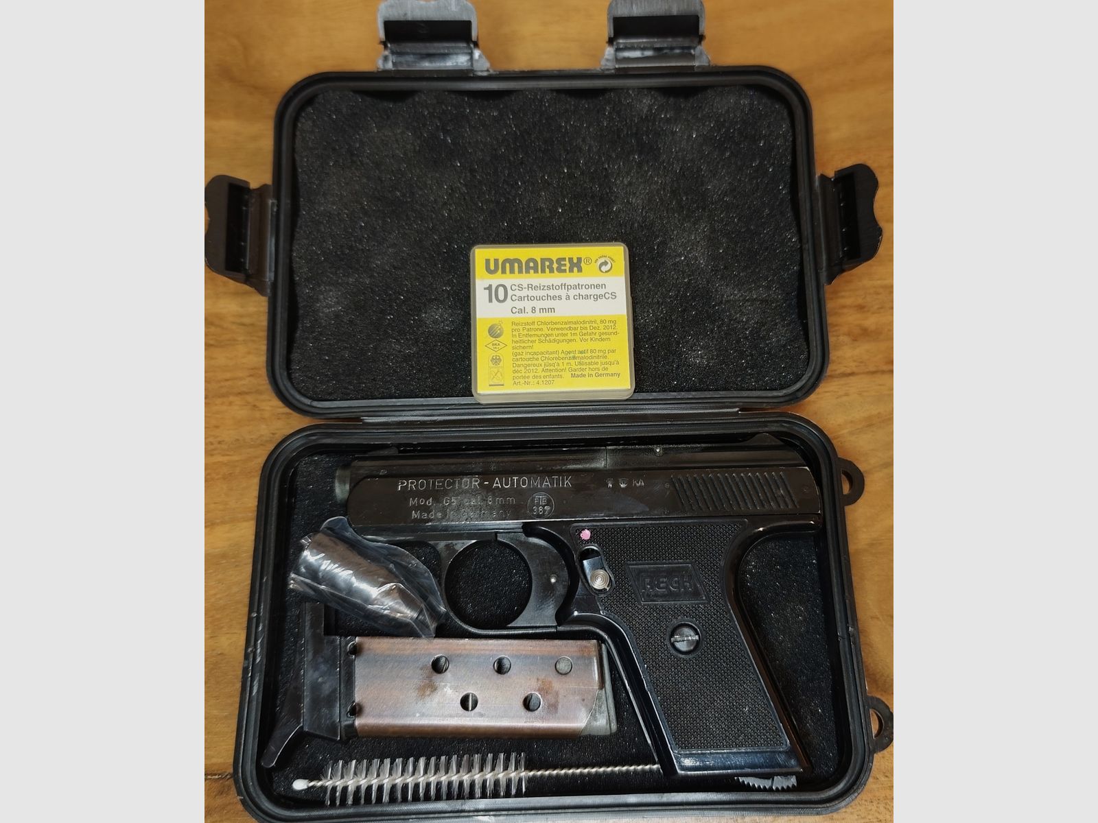 RECK Protector Automatik Mod.G5 PTB 387 Kaliber 8mm +10 Schoten CS Gas van Umarex