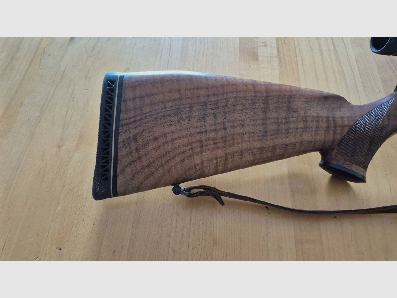 Rifle Blaser R93 Cal. 9,3x64 con dos ópticas