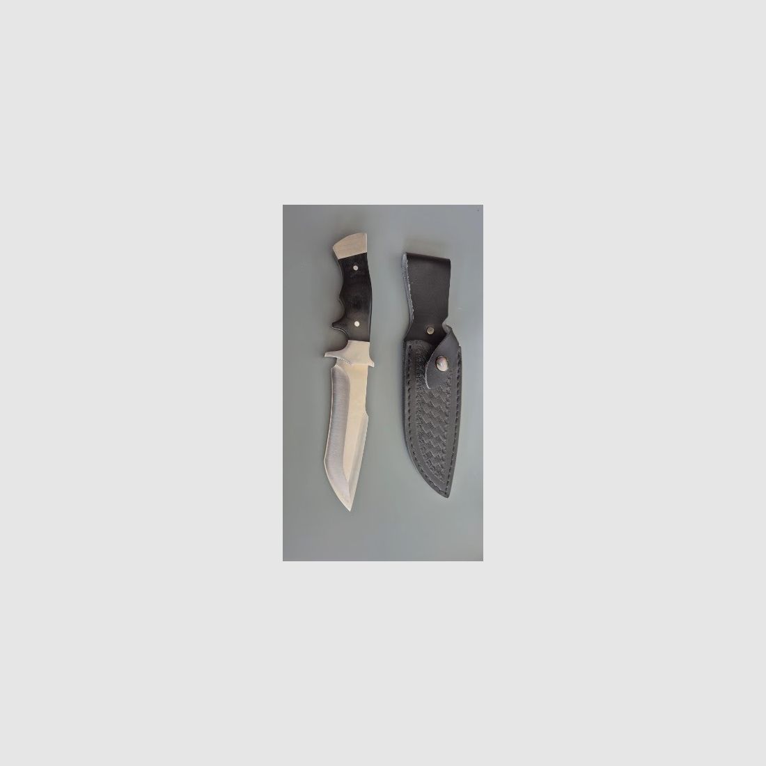 Cuchillo de caza / de viaje elegante con funda de cuero genuino – como nuevo