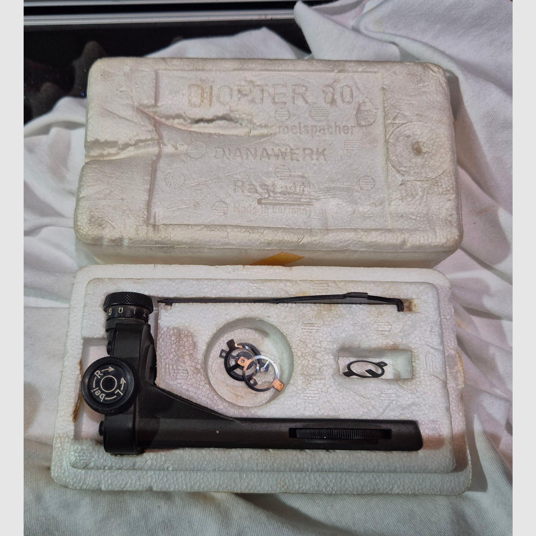 Dioptrie Diana dans l'ensemble et boîte d'origine