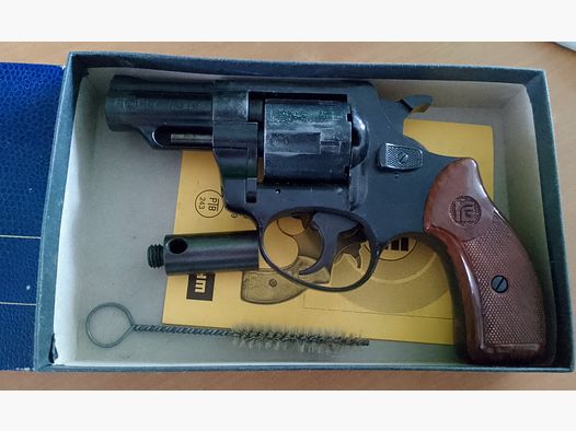 Rare Röhm RG 79 in caliber 9mm Knall/PTB 243 complete with accessories!