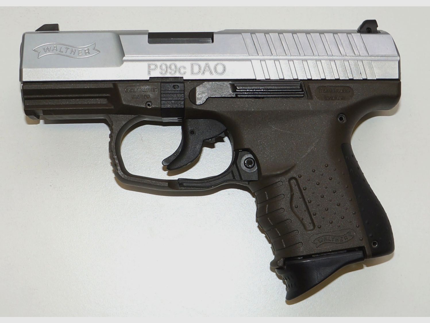 Walther – Pistole / P99c / DAO / Duo-Tone Bicolor oliv/Silber / 9mm, Bild 3 von 3