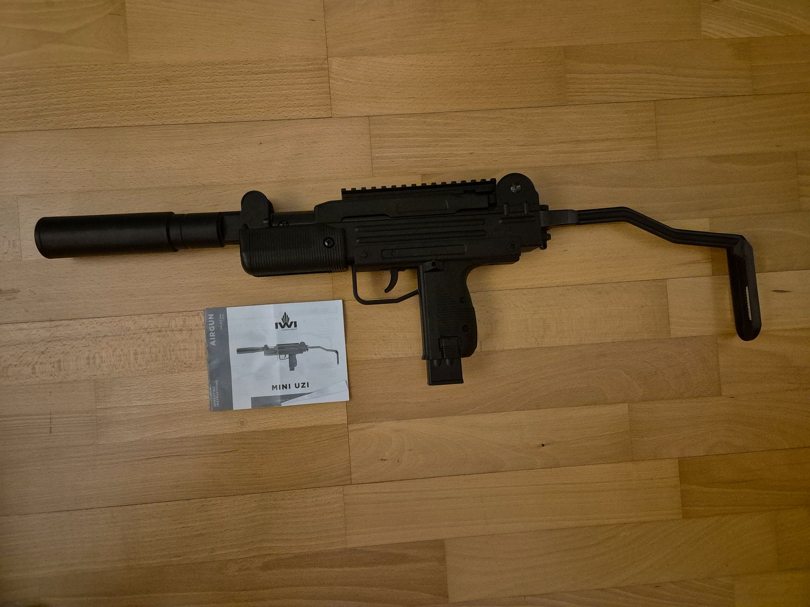 Umarex Uzi folding barrel air pistol