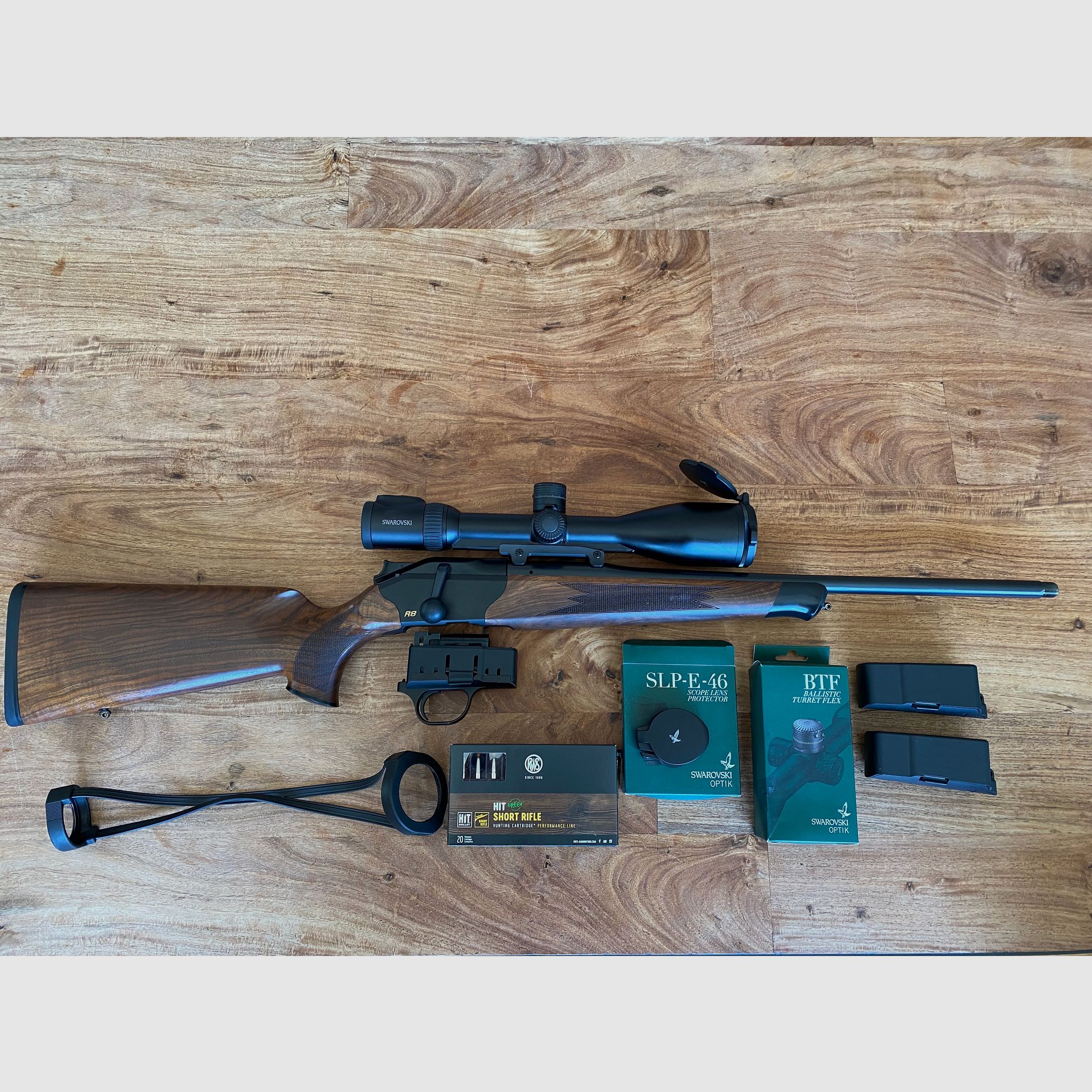 Blaser R8 Holz Standard mit Swarovski Z8i 2,3-18x56