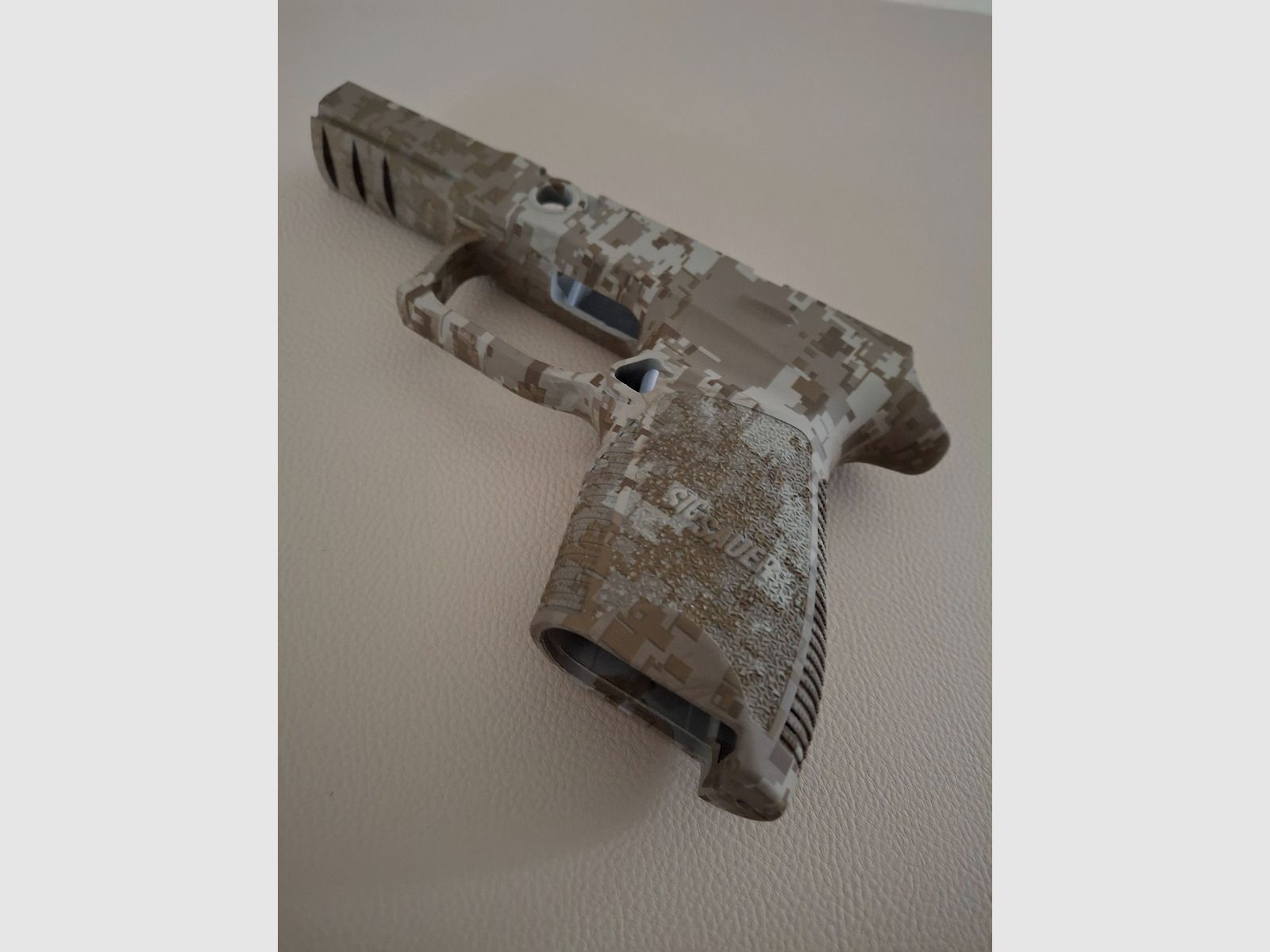 Oryginalny chwyt do Sig Sauer P250/P320 Camo, zdjęcie 6 z 8