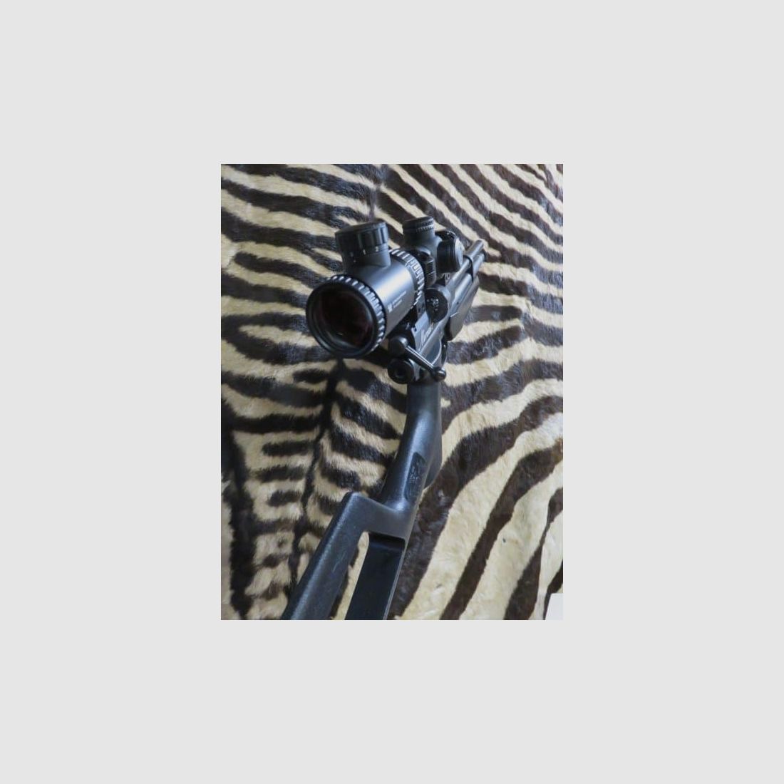 PCP-Pistole CROSMAN Benjamin Marauder BP2220 Kal. 5,5 mm – Vortex Crossfire II 1-4x24i Zielfernrohr, Bild 7 von 8