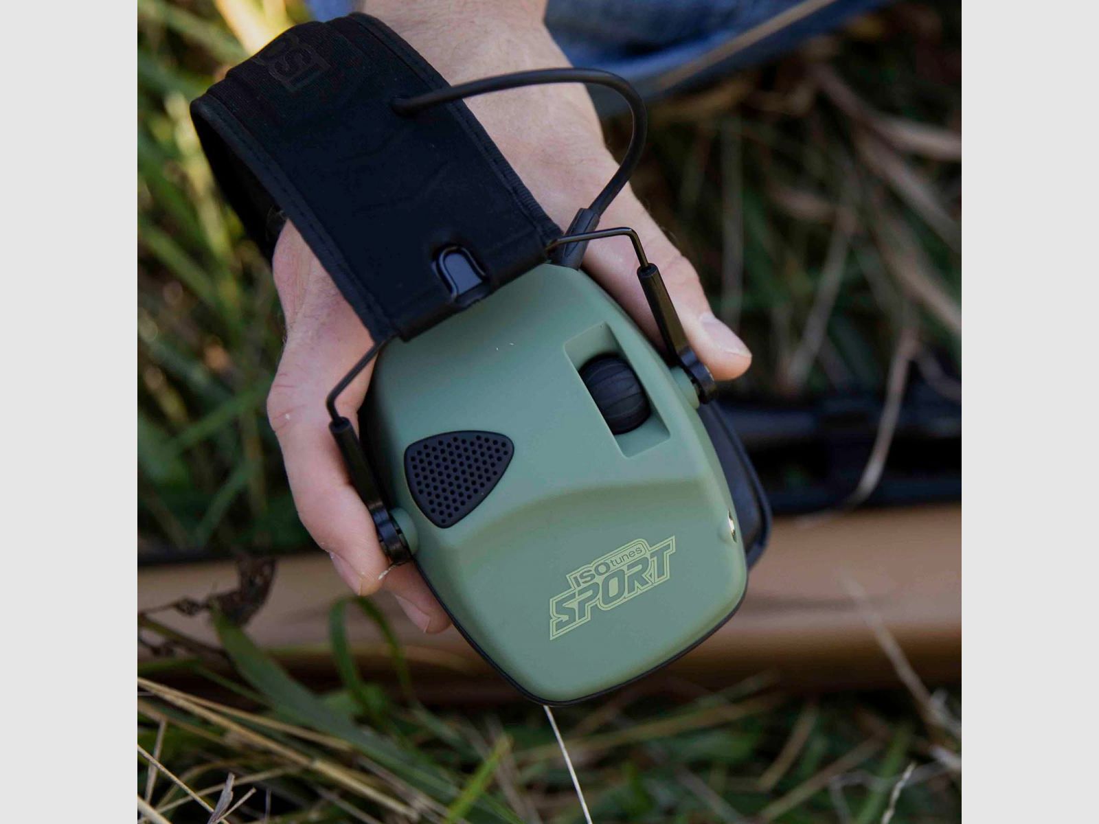 ISOTUNES Sport Defy Slim Basic Hearing Protection / Green
