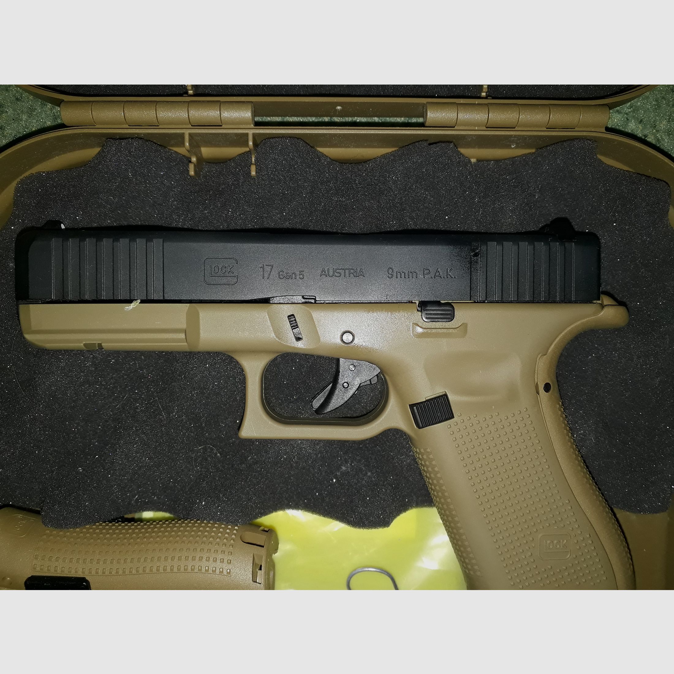 Glock 17 Gen5 Kojote 9mm PAK, NEU