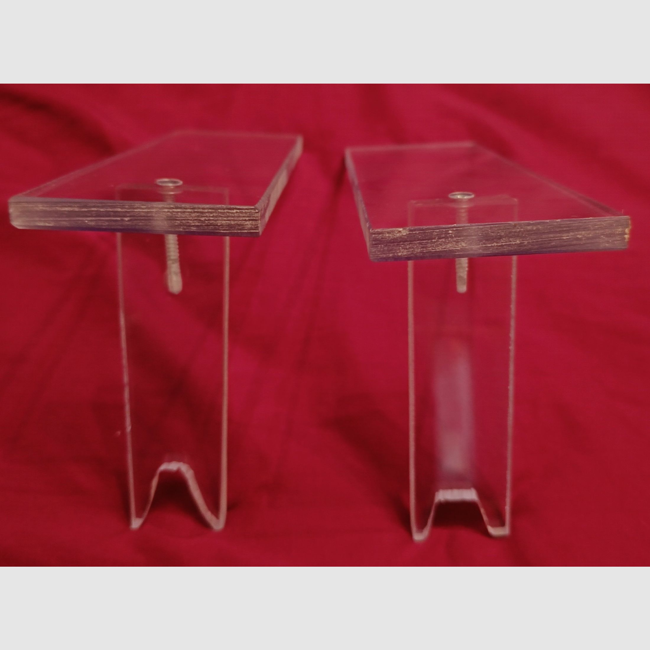 2x stojak na rewolwery (plexi)