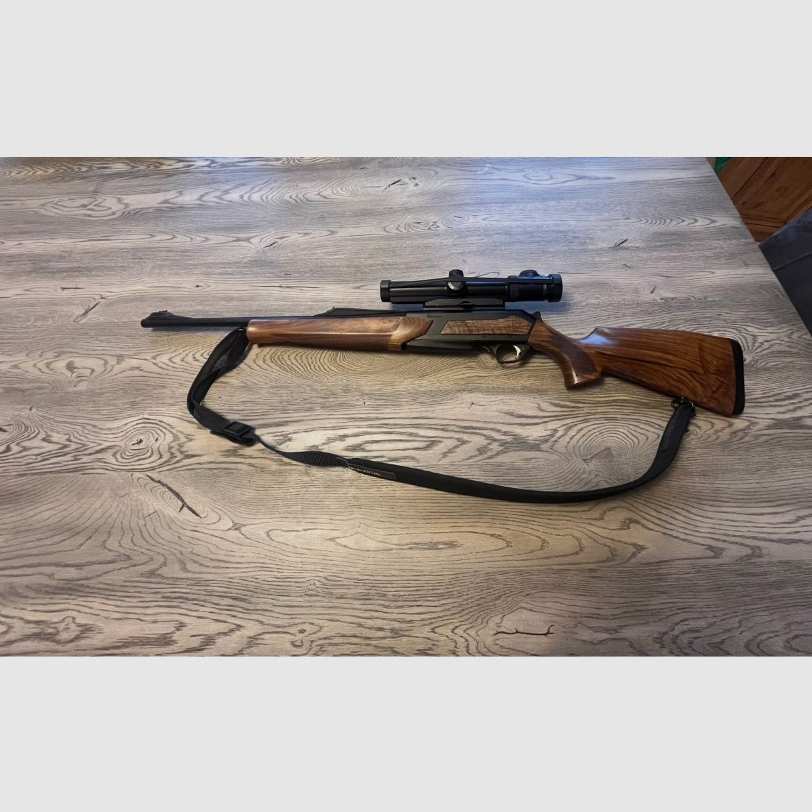Halbautomat Browning Modell: Bar Zenith Wood HC in Kaliber .30-06 mit Zeiss Victory V8 1,1-8-30 absolut neuwertig, Bild 1 von 4