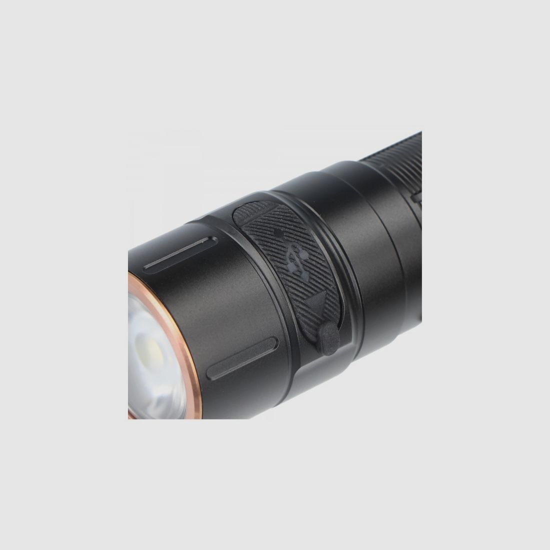 Fenix E28R V2.0 Tactische Zaklamp, afbeelding 7 van 18