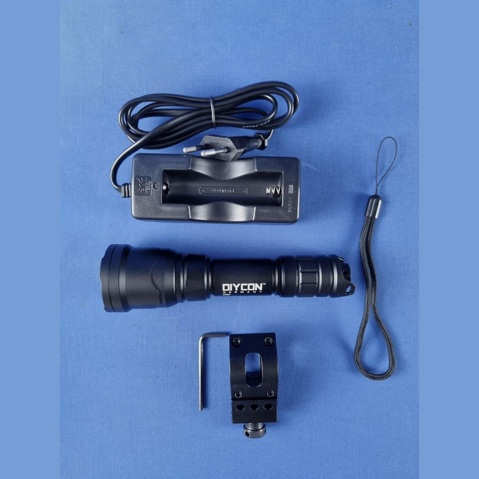 Diycon Dual-Use-Nachtsichtgerät DNVC-2 Firefly inkl. IR-LED Aufheller Predator 2 – Set, Bild 6 von 8