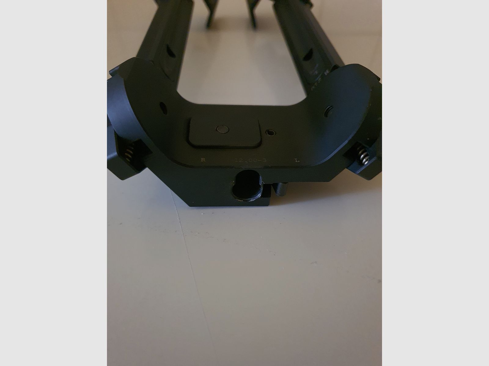 Fortmeier H210 dwójnóg do montażu na 12 godzin