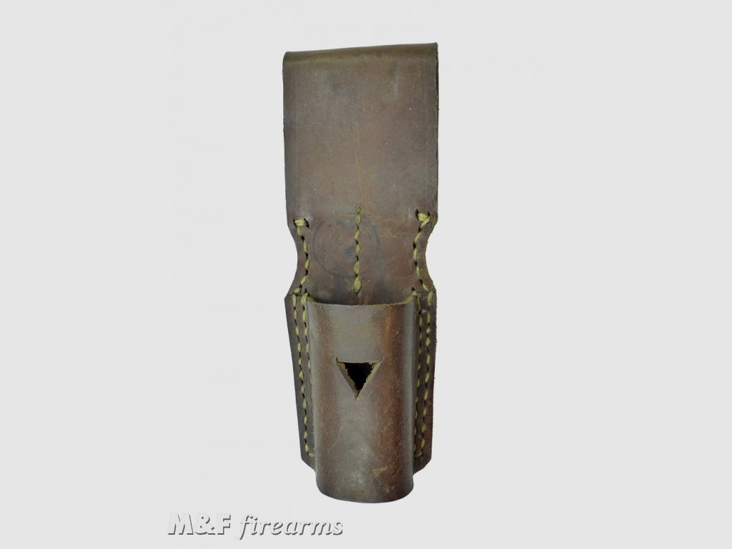 Chinesischer Koppelschuh (Bajonettfrosch, Tragetasche) für Mauser Bajonette mit Tragehaken.