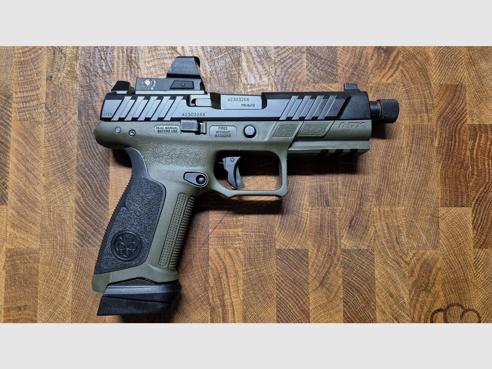 Beretta Pistool APX A1 Tactical 9mm met Red Dot Burris Fast Fire 4