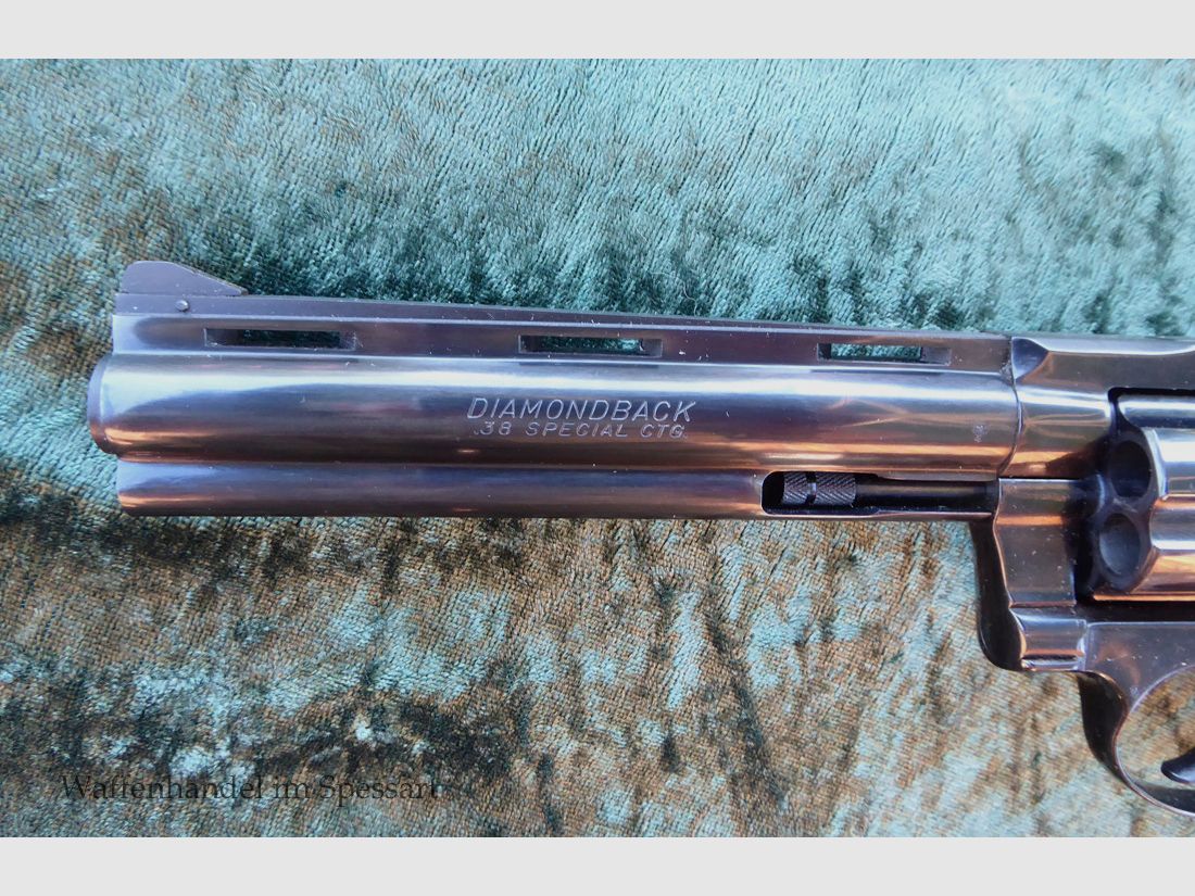 Revolver Colt Diamountback