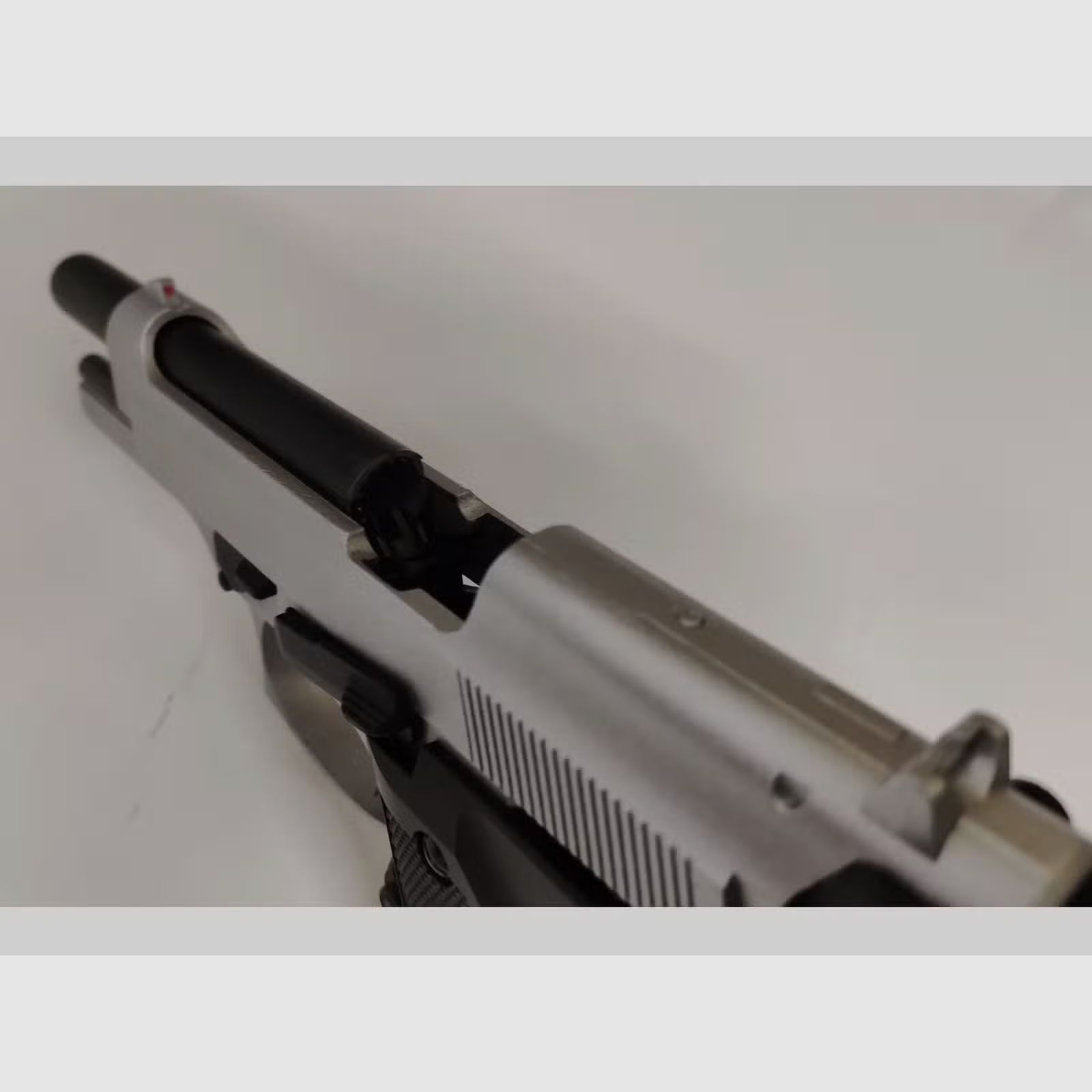 Podwójny dzwon M92 w pełnym metalu z systemem blowback|Gaz|6 mm