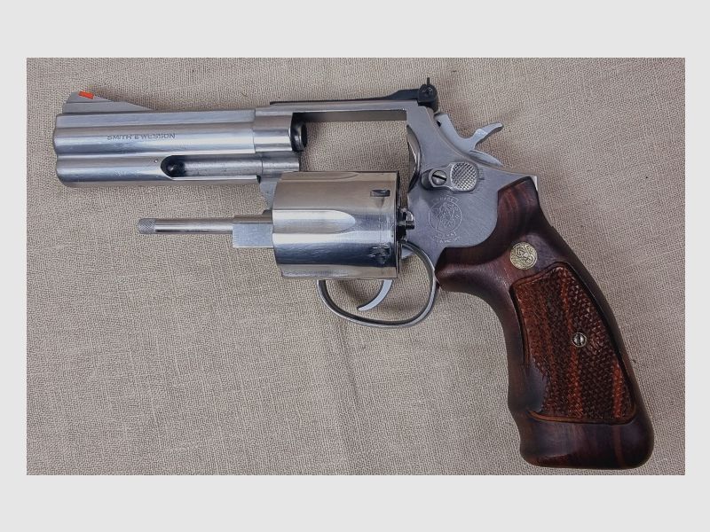 S&W 686 Hunter .357Mag stainless 4" WB 5/1597