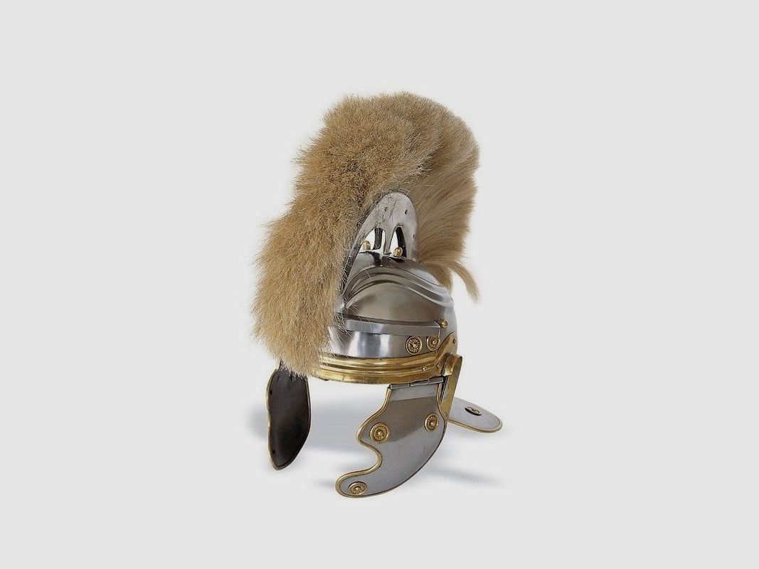 Elmo da centurione romano in acciaio e ottone