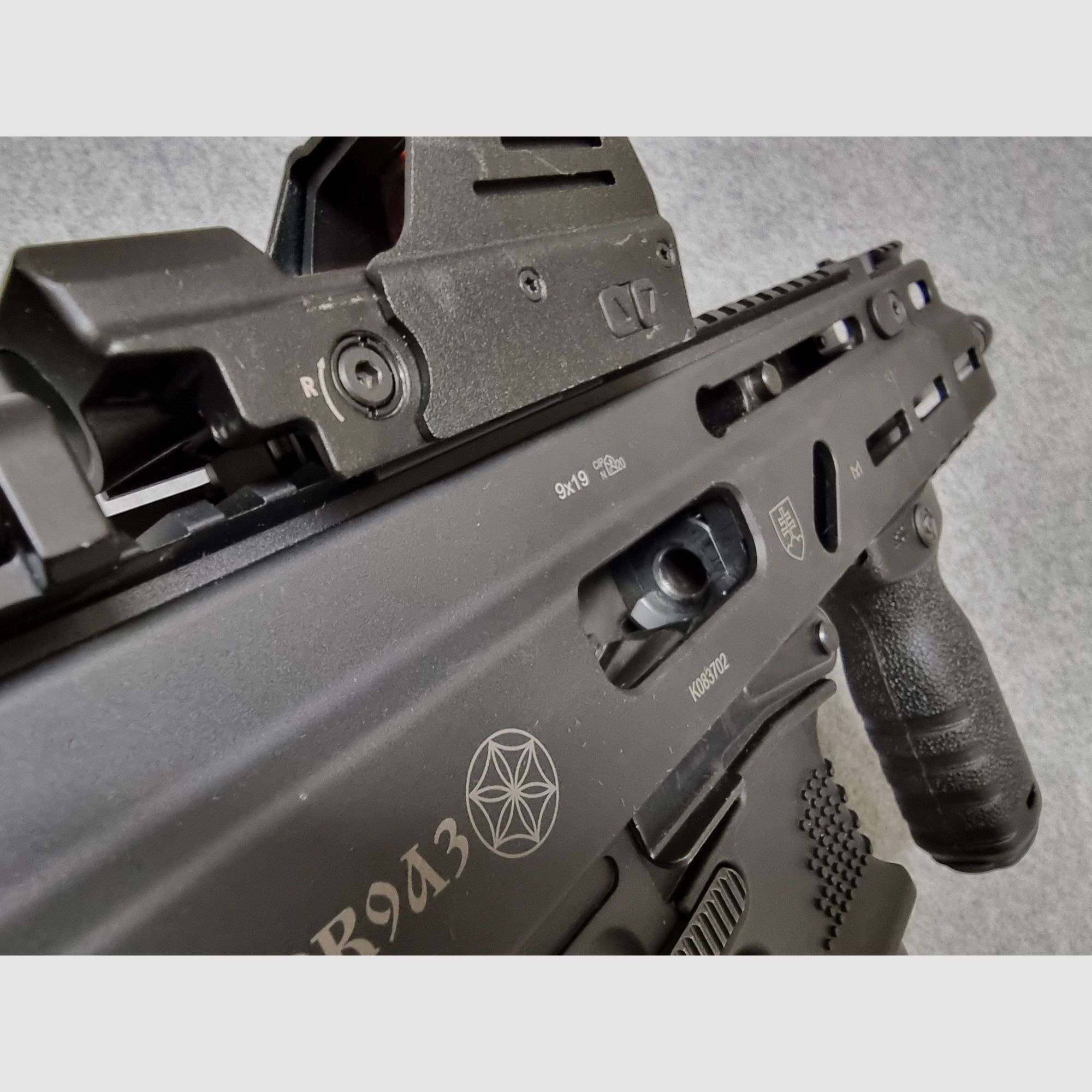 Grand Power Stribog Halbautomat/PCC - 9mm Luger - wie H&K SP5 B&T APC9 CZ Evo - SET