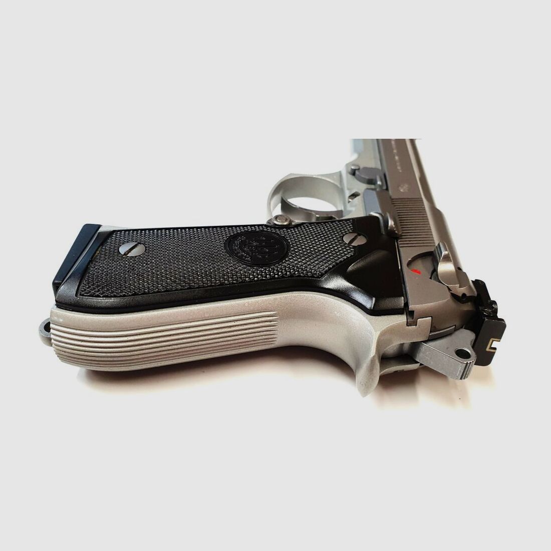 Beretta 92 FS, zdjęcie 5 z 8