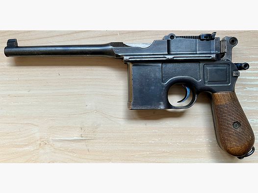 Mauser C96, im sammlerwürdigen Bestzustand. Nummerngleich. Aus Familienbesitz. RARITÄT. Antiquität