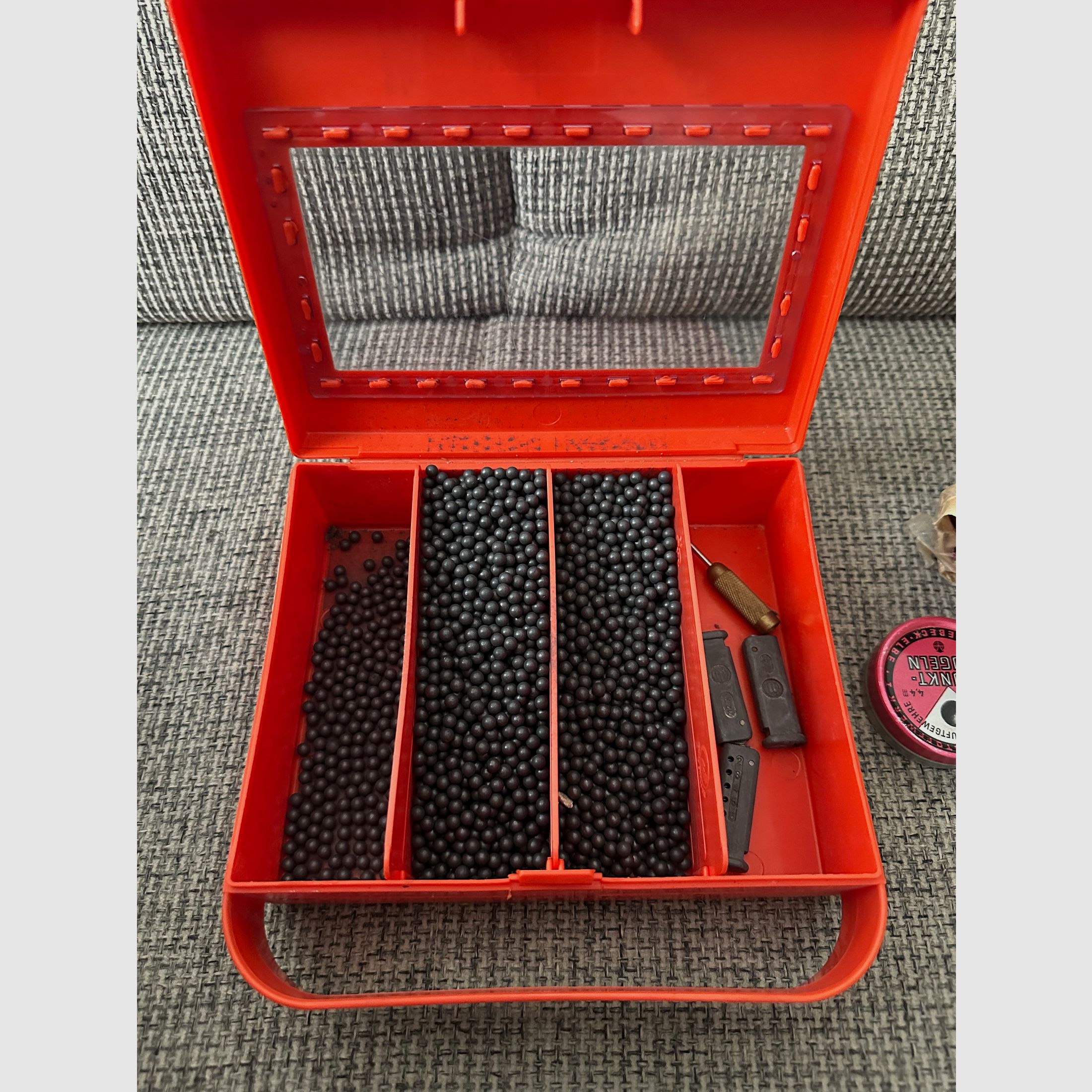 Set de carabina de aire Haenel 310 NVA (2x, 3x cargador + muchas balas) — en buen estado usado