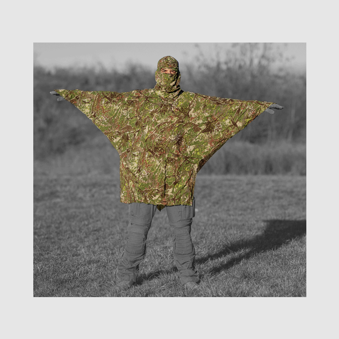 GHOSTHOOD - Compact Poncho Tarnanzug