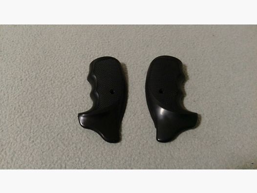 Nieuwe Combat gripplaten passend voor Revolver Röhm RG89 / RG99