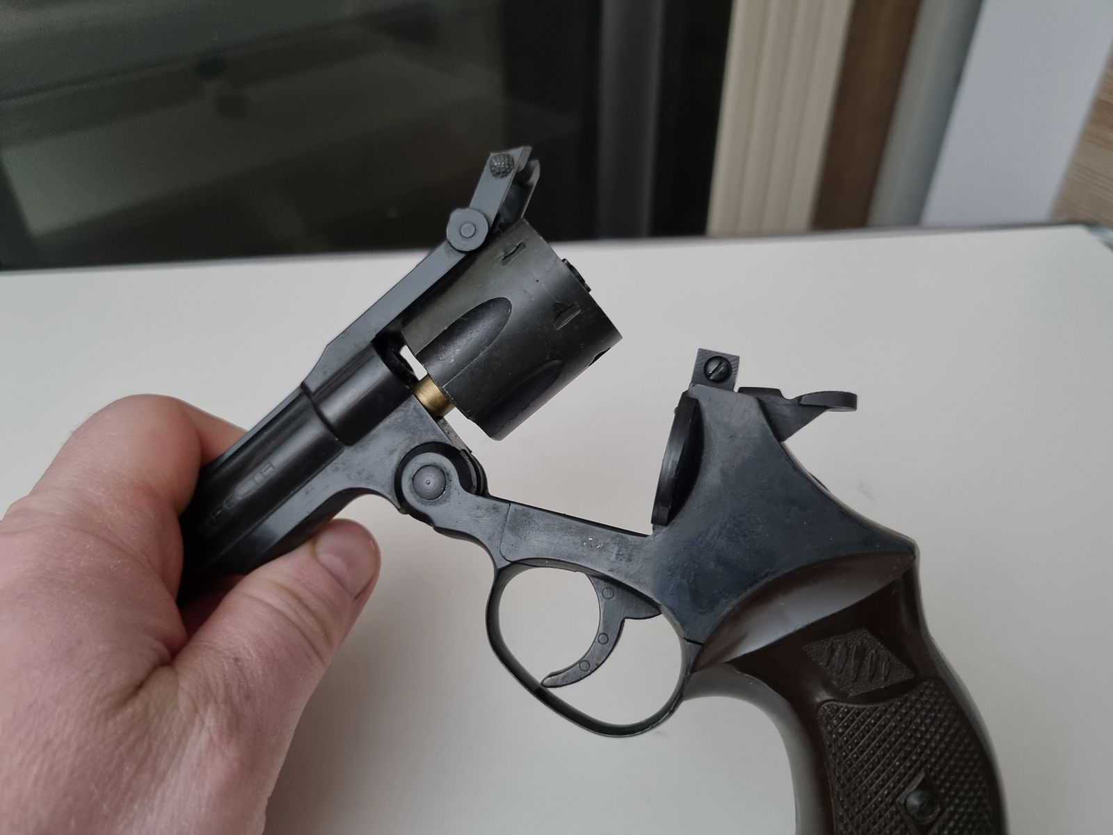 Perfect Mod G blank-firing revolver tipping revolver