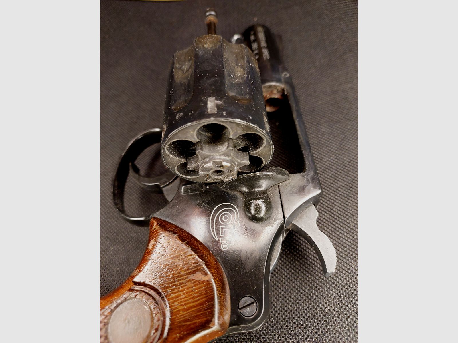 Colt Detective Special (Umarex) .380 (9mm) R.K. (PTB 841) con empuñaduras de madera